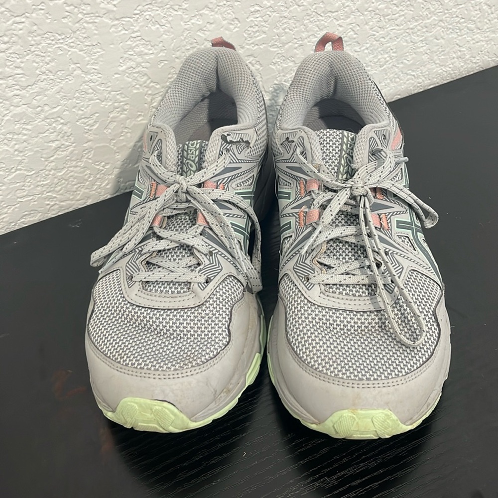 ASICS tennis shoes size 8.5